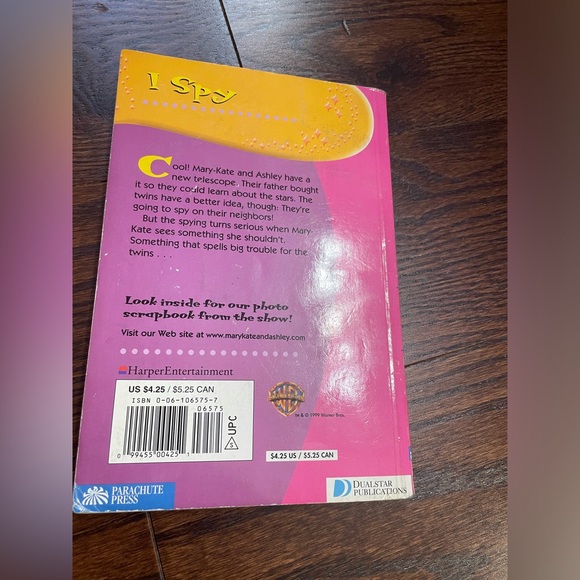 3 Used Paperback Two Of a Kind Book Starring Mary-Kate & Ashley Olsen - Picture 4 of 16
